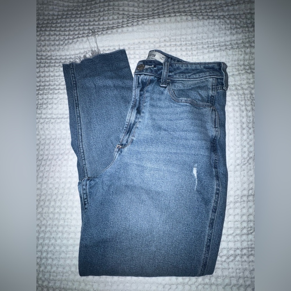 Hollister Curvy Ultra High Rise Mom